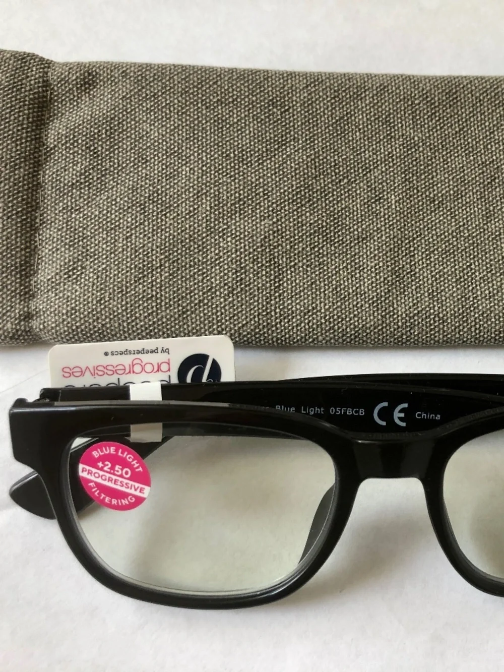 New Unisex Black Peepers Progressive blue light filter readers +2.50 & case
